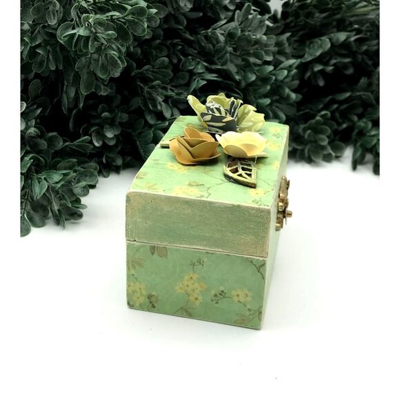 Decorative Small Wooden Trinket Box With Green & Floral Decoupage Design Paper F - Picture 3 of 5